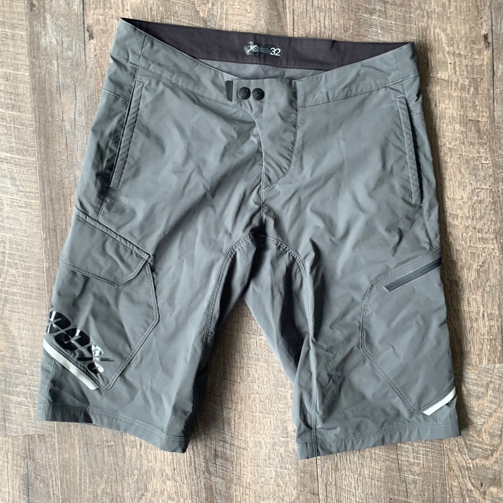 100% Ridecamp mountain bike shorts